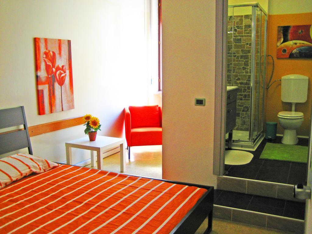 Panda Hostel Милан Экстерьер фото